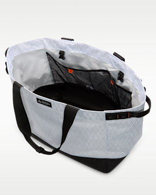 新品【大大大容量！55L】NIKE ACG トートバッグ アウトドア・旅行に♡ NIKE公式】ACG ギア トートバッグ (Lサイズ、55L).オンラインストア